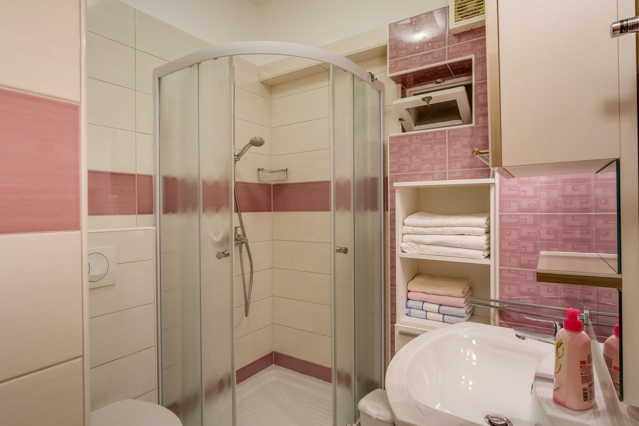 Apartments Beba มาลีโลชินจ์ ภายนอก รูปภาพ